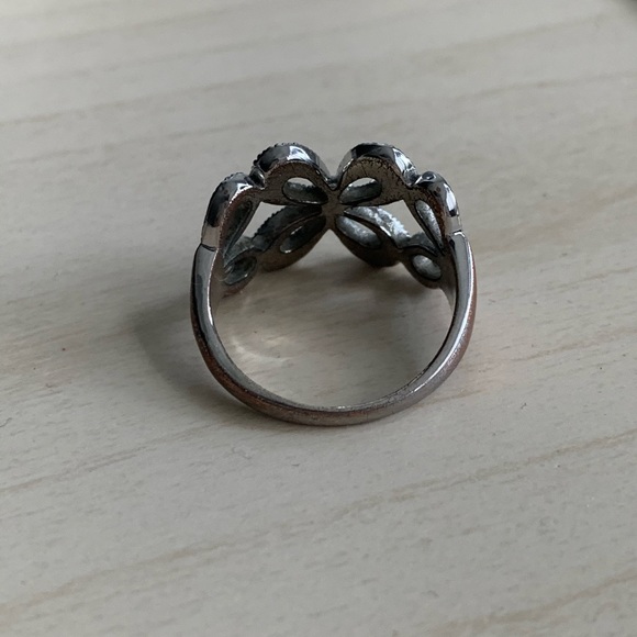 Silver color fashion ring - Picture 2 of 4